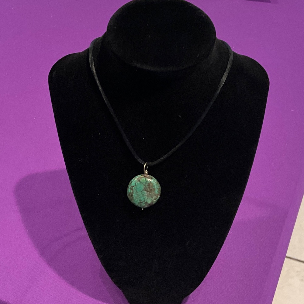 Elegant Turquoise Pendant Necklace